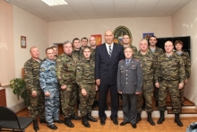 Чемпион мира по боксу Николай Валуев посетил базу отряда особого назначения полиции Кузбасса